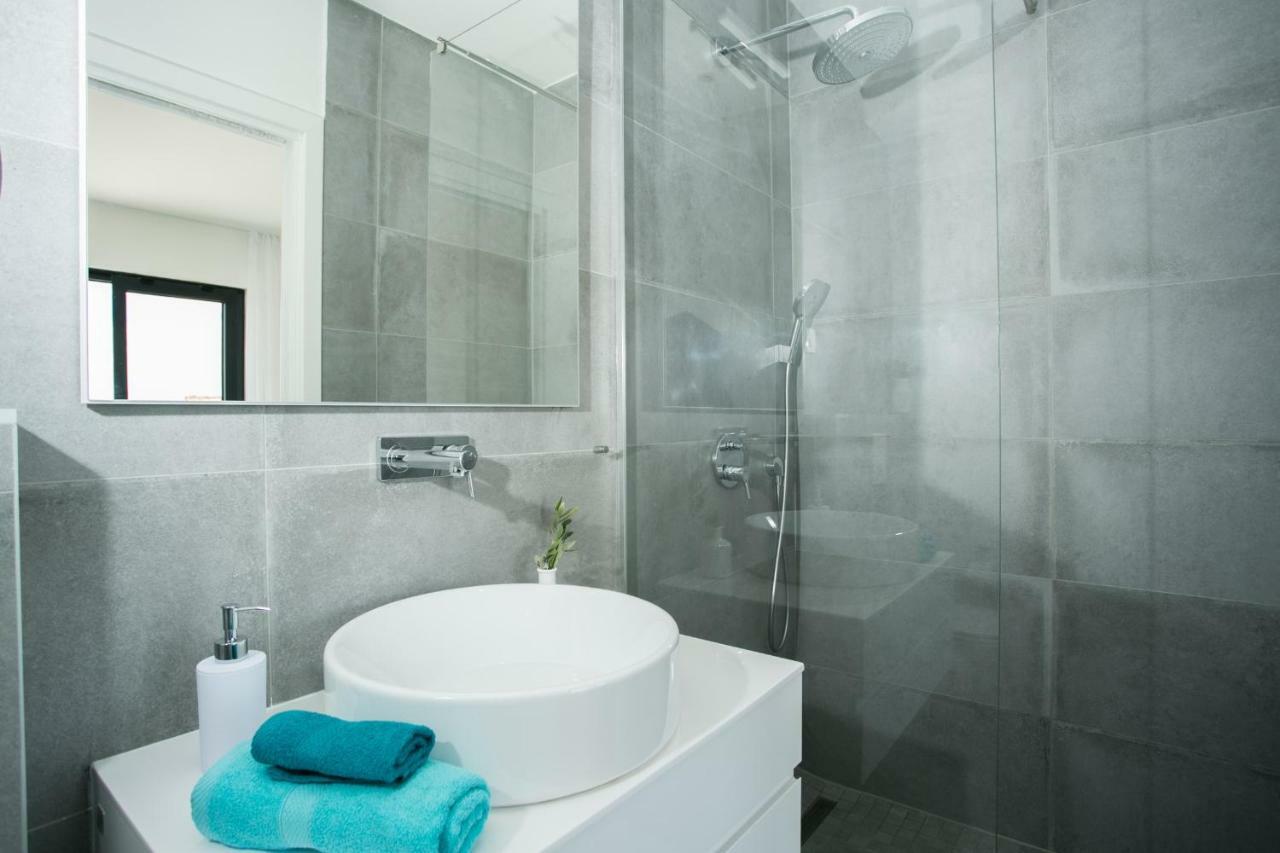 Holiday Home Olive Exclusive - 8 People, Heated Pool, Okrug Gornji, Sea View Trogir Ngoại thất bức ảnh