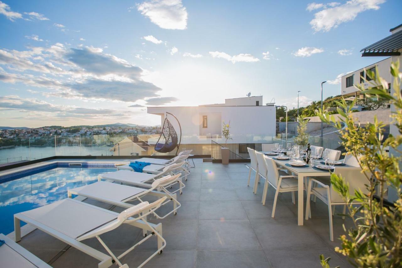 Holiday Home Olive Exclusive - 8 People, Heated Pool, Okrug Gornji, Sea View Trogir Ngoại thất bức ảnh
