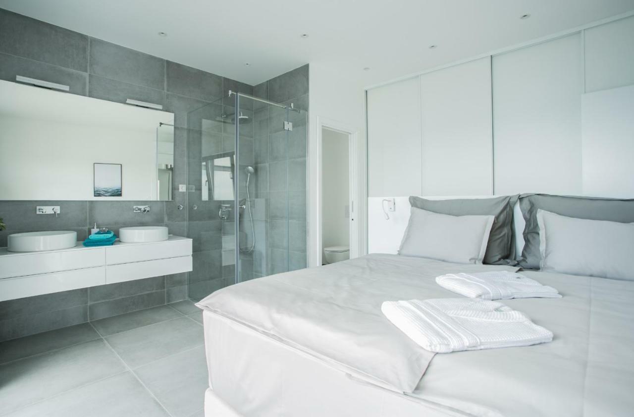 Holiday Home Olive Exclusive - 8 People, Heated Pool, Okrug Gornji, Sea View Trogir Ngoại thất bức ảnh