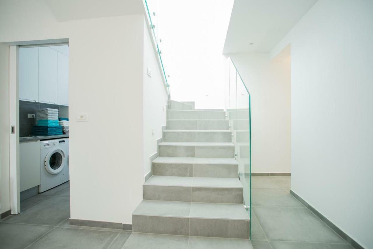 Holiday Home Olive Exclusive - 8 People, Heated Pool, Okrug Gornji, Sea View Trogir Ngoại thất bức ảnh