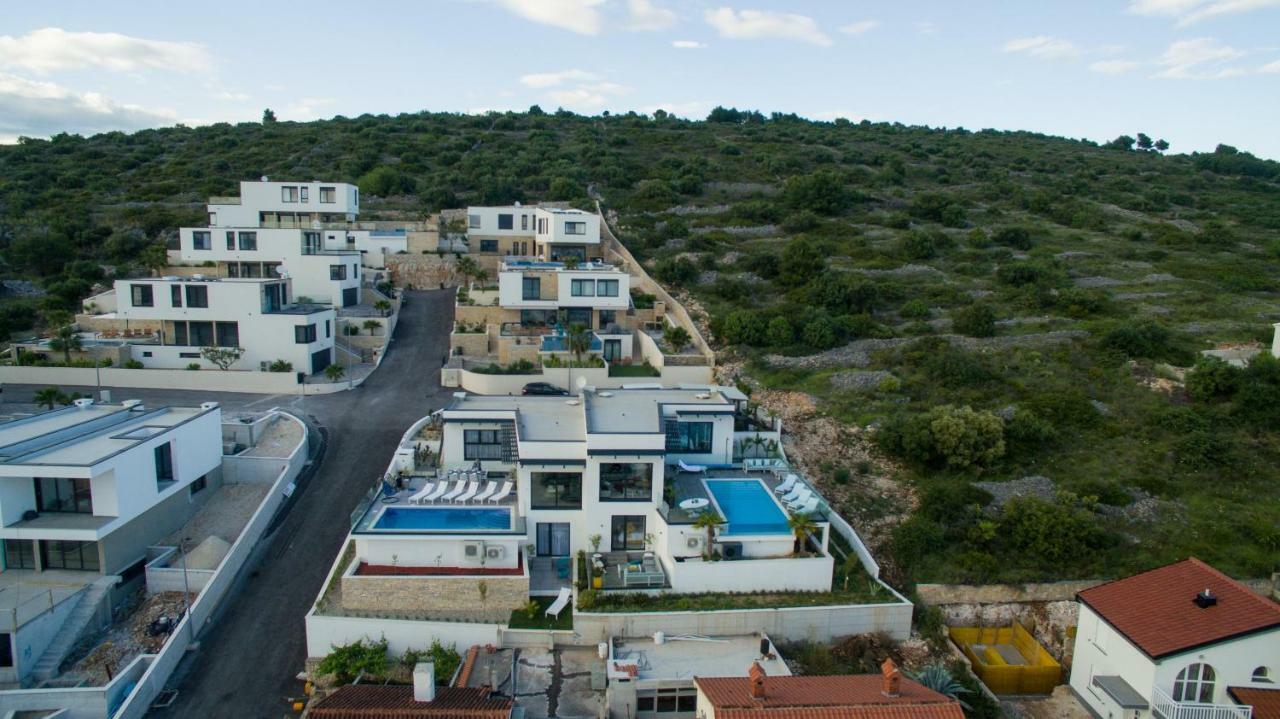Holiday Home Olive Exclusive - 8 People, Heated Pool, Okrug Gornji, Sea View Trogir Ngoại thất bức ảnh